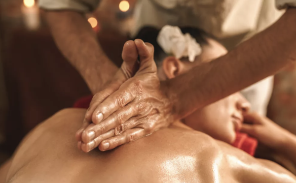 Massage relaxant du dos